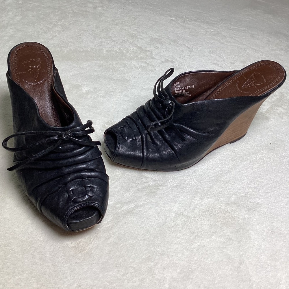 Frye Gwen Mule with Tie Black Leather Peep Toe Wedge Heels 73120 Women's 6.5M